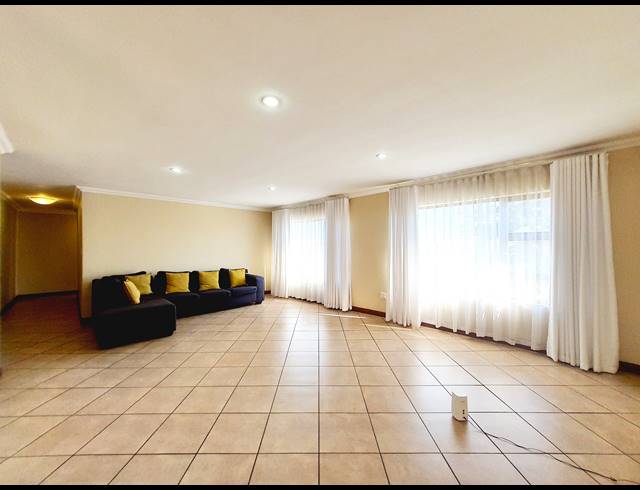 4 BEDROOM FREEHOLD FOR SALE IN CARLSWALD NORTH ESTATE